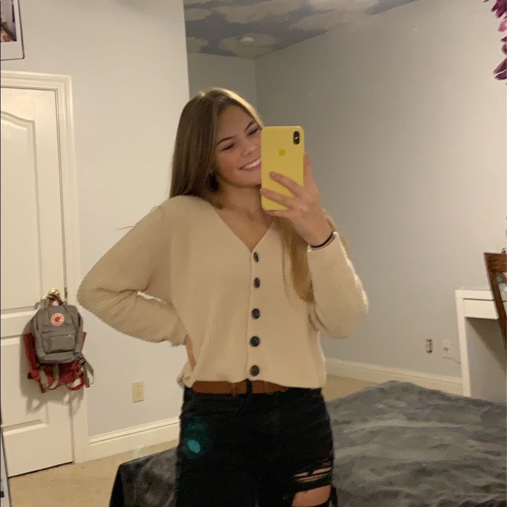 Meet your Posher, Larisa